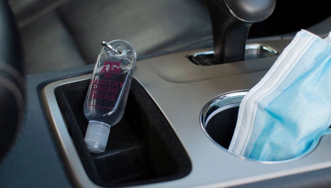 Những đồ vật cấm kỵ để trong ô tô khi đỗ xe dưới trời nắng nước rửa tay