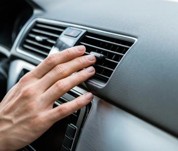 Điều hoà ô tô nên lấy gió trong hay gió ngoài?